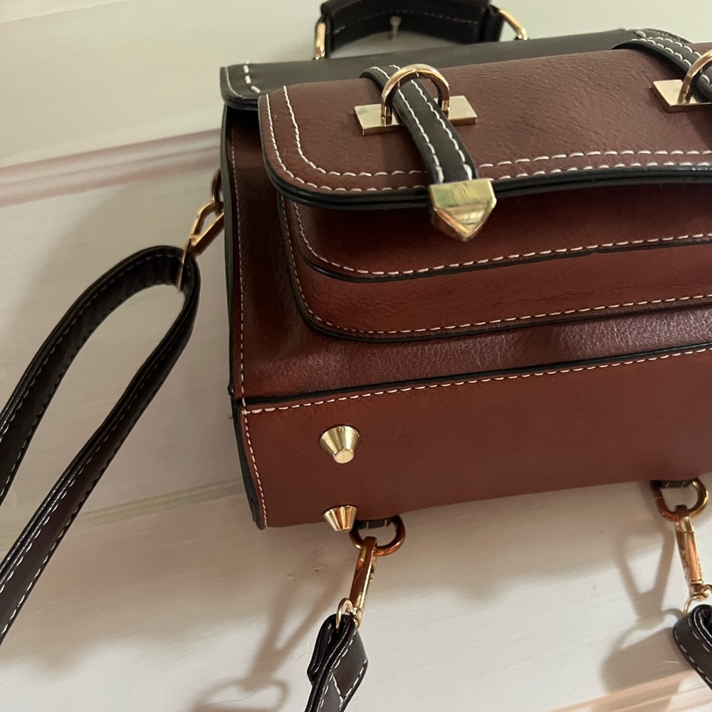 Bee-themed fashion backpack, mini, leather - Picture 3 of 8